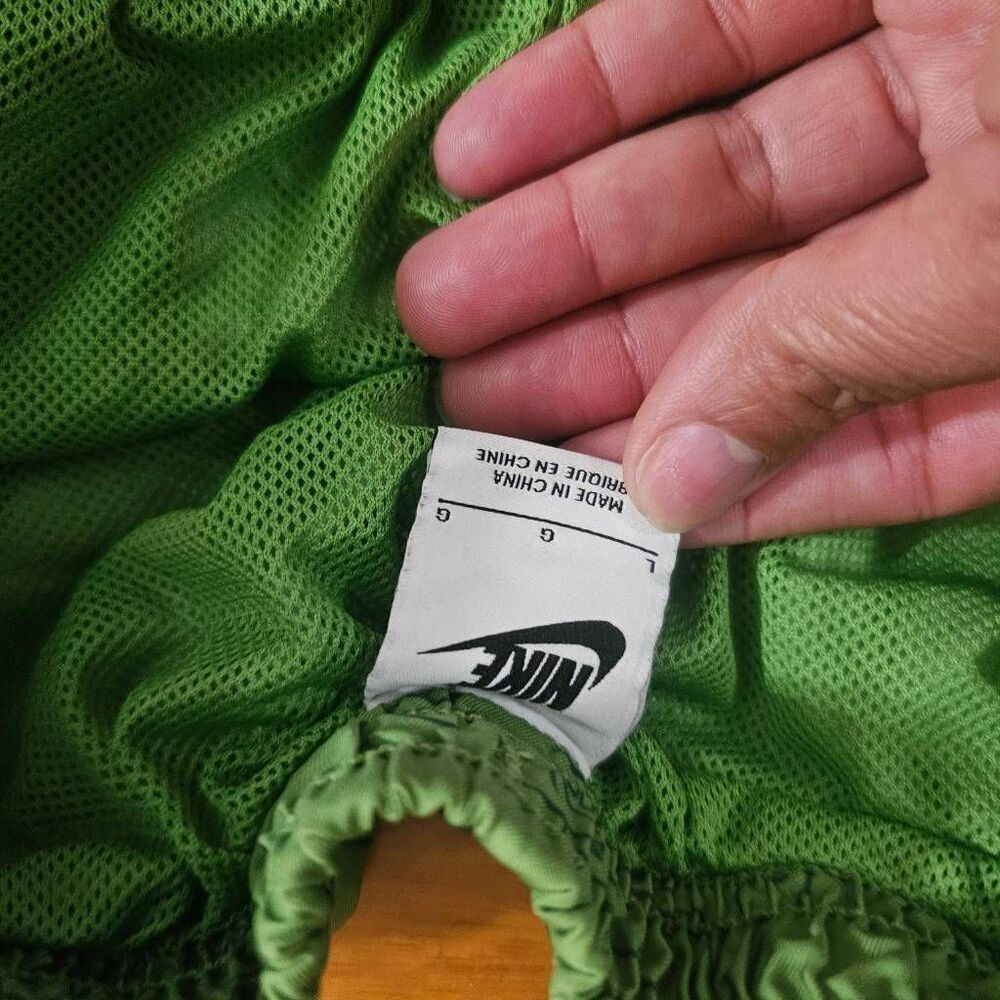 Nike Men's Sportswear Sole Food Woven Flow Shorts Size Large - Picture 5 of 7